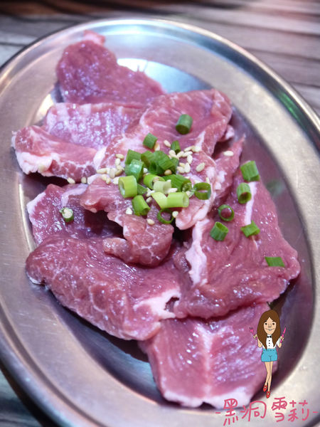 日本沖繩 我那霸燒肉店-豬頰肉.jpg